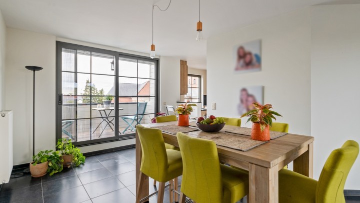 VB Kerkplein 2 bus 3R V-11.jpg